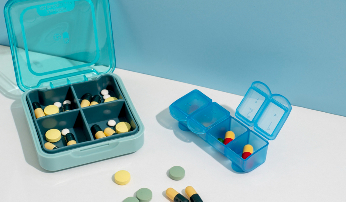 сაფთიაქის თარო წამლებით